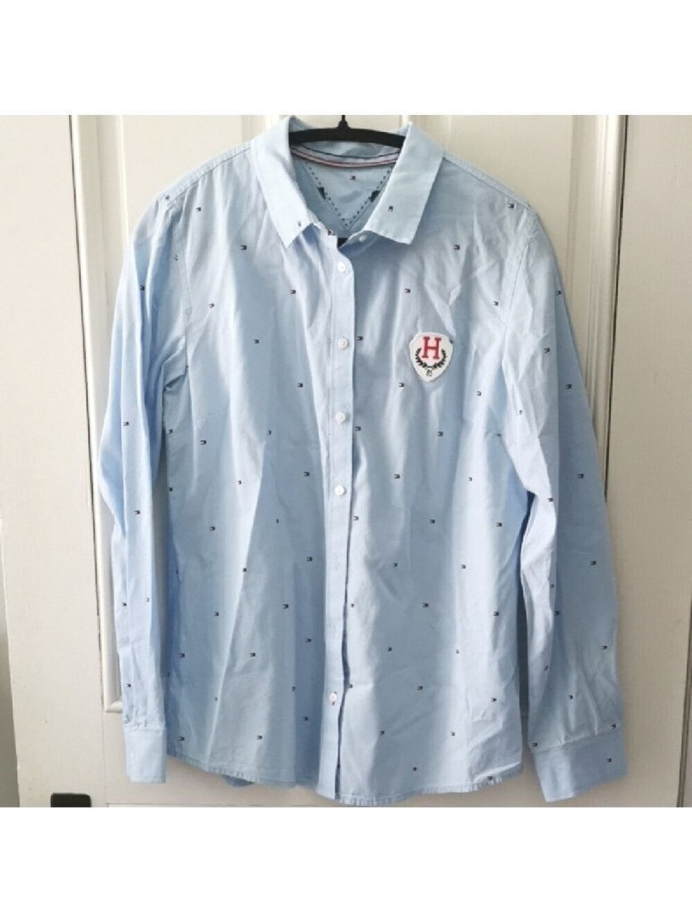 Tommy Hilfiger womens blue button down oxford shirt. Preppy. Size M